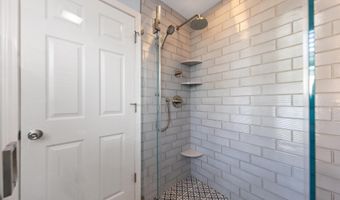 706 S BAY Ave, Beach Haven, NJ 08008