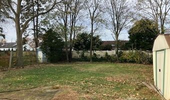 878 County Line Rd, Amityville, NY 11701