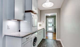 3329 Tally Ho Ln, Madison, WI 53705