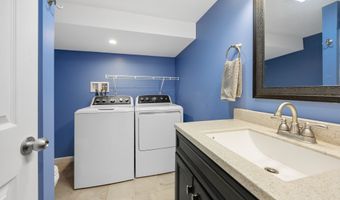 139 Contour Dr, Cheshire, CT 06410
