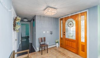 76 Midvale Ave, Cranston, RI 02920