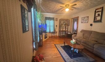 121 Main Rd, Abbot, ME 04406