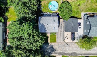 3 Hilltop St, Johnston, RI 02919