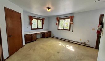 8384 N Broadway, Apple River, IL 61001