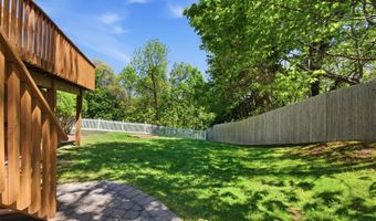 10 Sabin Dr, Airmont, NY 10901