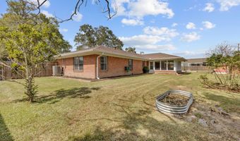1215 N State St, Abbeville, LA 70510