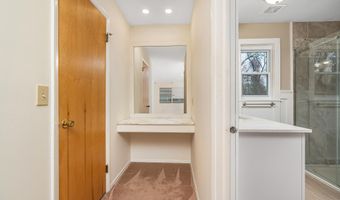 3 Springwood Manor Dr, Albany, NY 12211