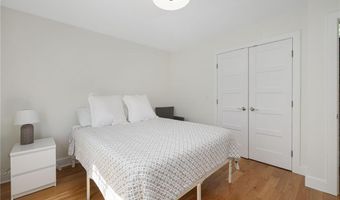 42 Camden Rd, Narragansett, RI 02882