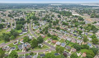 16 PARK Dr, Bellmawr, NJ 08031