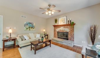 1515 Dietrich Glen Dr, Ballwin, MO 63021