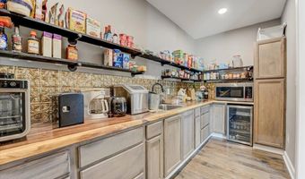 35 Gina Dr, Allentown, NJ 08501