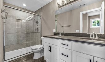 405 Club Dr W, Aurora, OH 44202