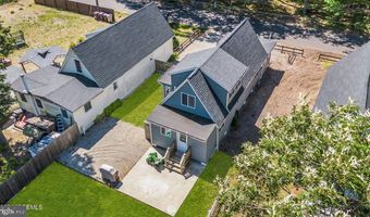 375 E BARNEGAT Ave, Bayville, NJ 08721