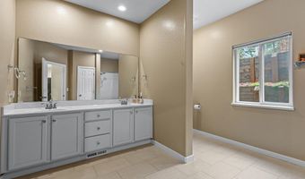 461 Waterline Rd, Ashland, OR 97520