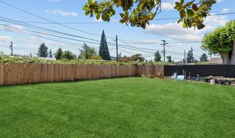 2681 D St, Springfield, OR 97477