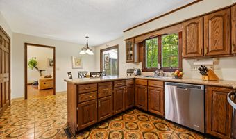 620 Riverside Dr, Cheshire, CT 06410