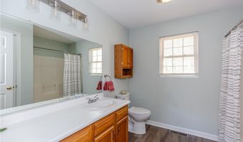 136 Hope Hill Ter, Cranston, RI 02921