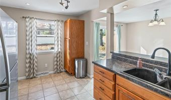 4404 Briarcliff Dr, Alton, IL 62002