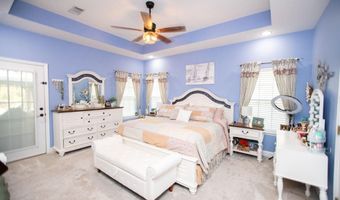 110 Lake Ridge Dr, Baxley, GA 31513