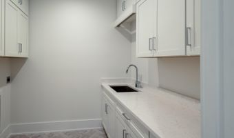 392 4TH St, Atlantic Beach, FL 32233