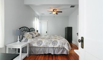 22 Bateman Ave, Newport, RI 02840