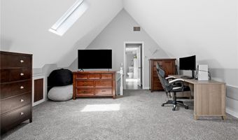 20 Beechwood Dr, Cranston, RI 02921