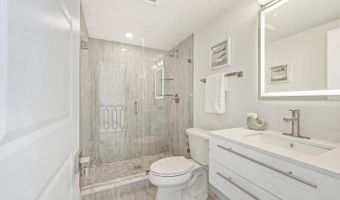 5805 MASSACHUSETTS Ave, Bethesda, MD 20816