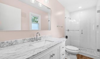 5915 LARPIN Ln, Alexandria, VA 22310