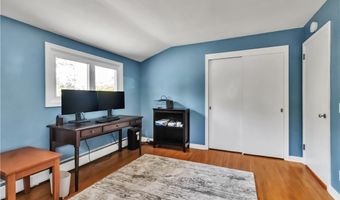 21 Tee Ct, Amherst, NY 14221