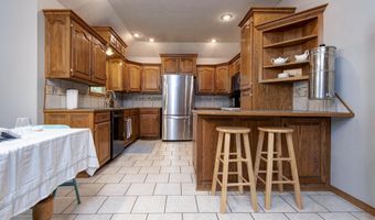 1016 Daniels St, Aurora, MO 65605