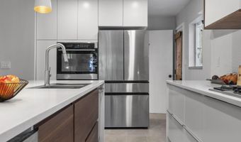 3177 Sunnywood Dr, Ann Arbor, MI 48103