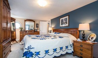 640 Orchard Dr, Bridport, VT 05734