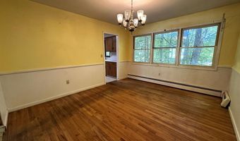 142 Pine Cir, Bennington, VT 05201