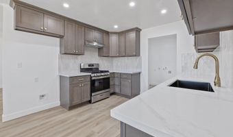 11456 Manzanita St, Armona, CA 93202