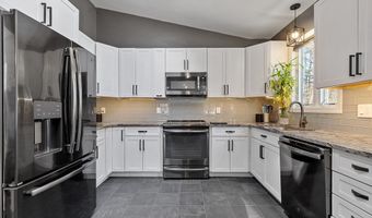 48 Whipple Rd, Billerica, MA 01821