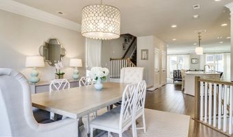 1318 S QUINN St, Arlington, VA 22204