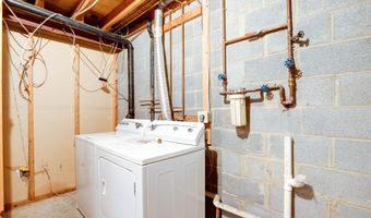 5713 LAWSONS HILL Ct, Alexandria, VA 22310