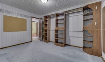 1640 Ridge Hill Ln, Indianapolis, IN 46217