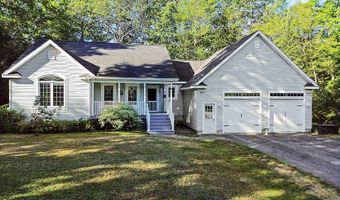 5 Little Village Ln, Belgrade, ME 04917