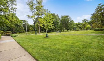 6631 WAKEFIELD Dr 319, Alexandria, VA 22307