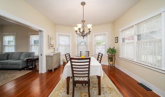 40 Vine St, East Greenwich, RI 02818
