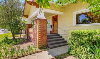 307 N Main St, Ashland, OR 97520