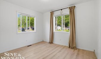 2122 Michigan St, Algonac, MI 48001