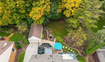 280 RIVER Dr, Appleton, WI 54915