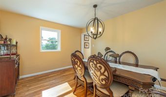39 N Pershing Rd, Asheville, NC 28805