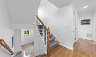706 S BAY Ave, Beach Haven, NJ 08008