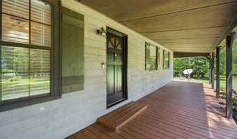 736 Wolfskin Rd, Arnoldsville, GA 30619