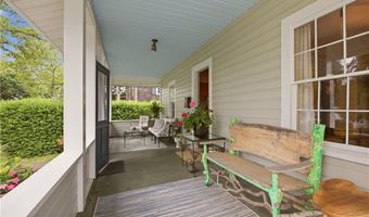 30 Boulevard, Middletown, RI 02842