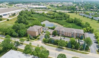 941 N Swift Rd 201, Addison, IL 60101