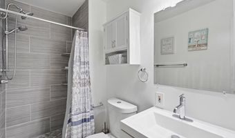 4936 SAUQUOIT Ln, Annandale, VA 22003